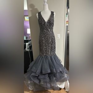 MORILEE gunmetal Form Fitting Mermaid Prom Gown with a Ruffled Tulle skirt sz 12